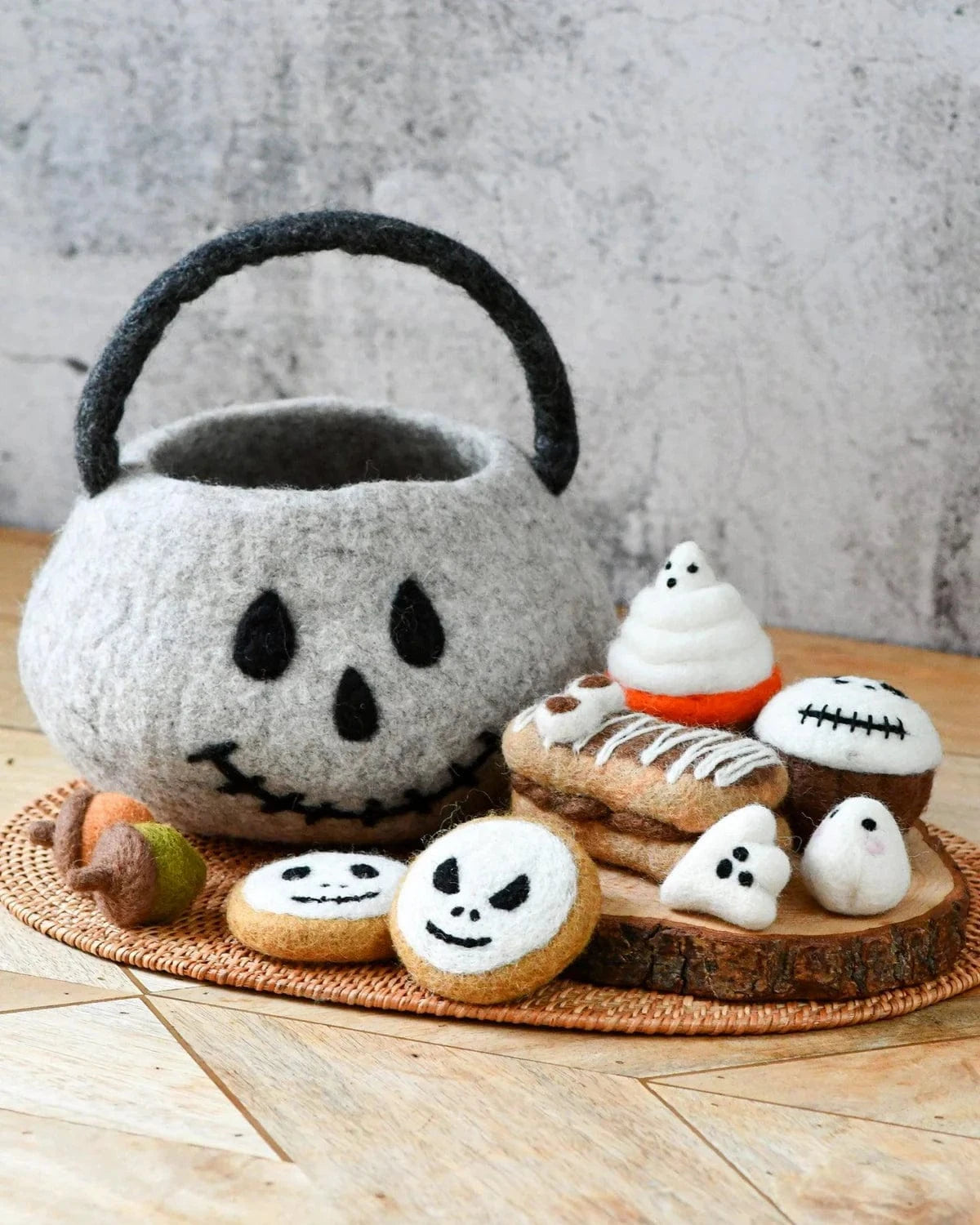 Felt Spooky Ghost Trick-Or-Treat Grazing Set