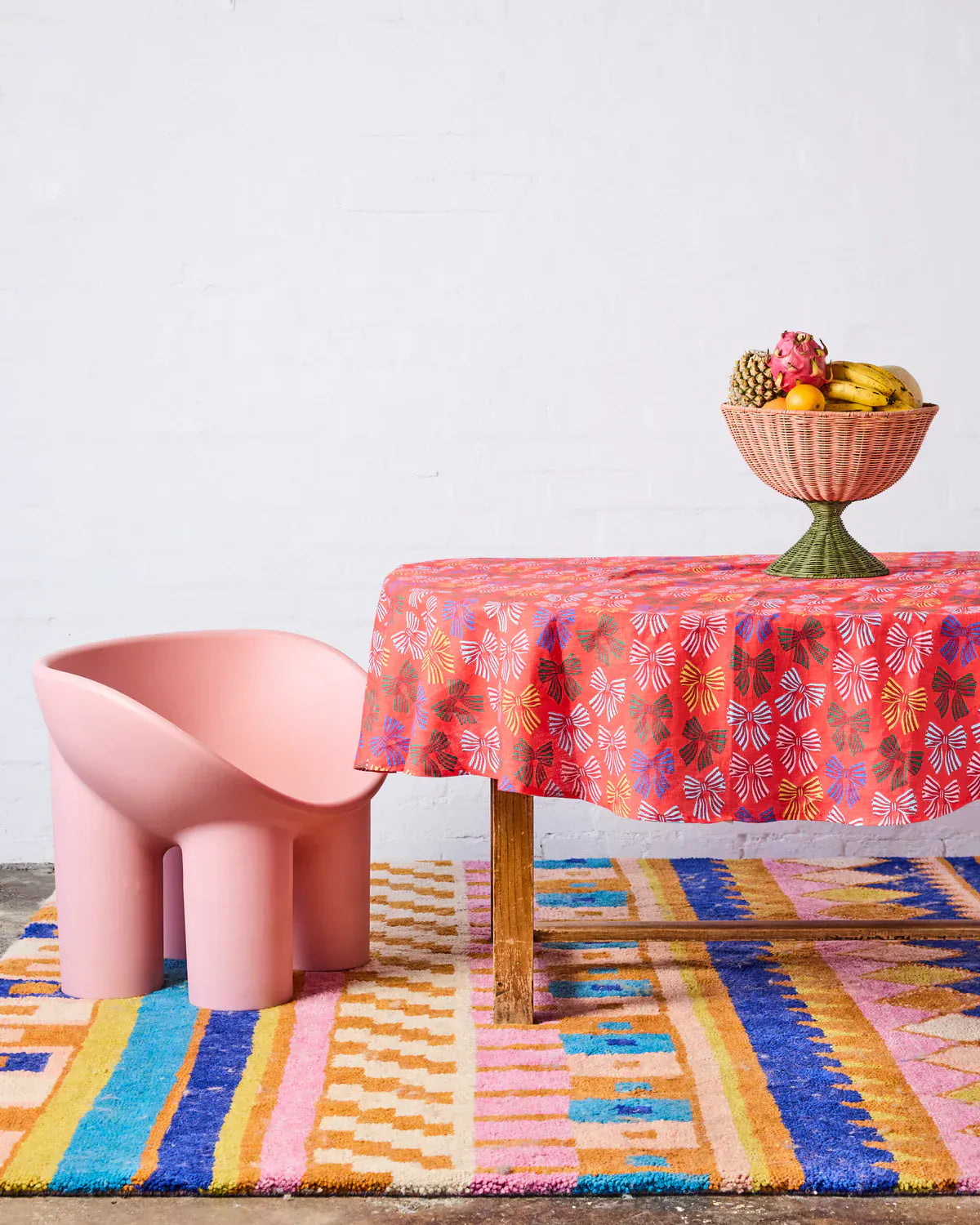 Festive Bow Tablecloth Round