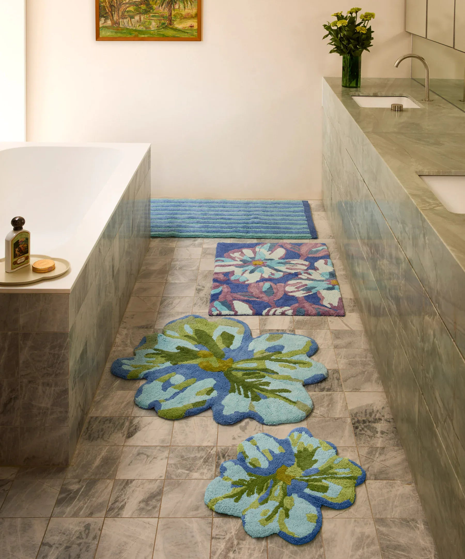 BM28-dutch-floral-blue-bath-mat-bathroom-styled-6_02ff9998-7739-40da-bb33-1879528a1b3f_jpg.webp