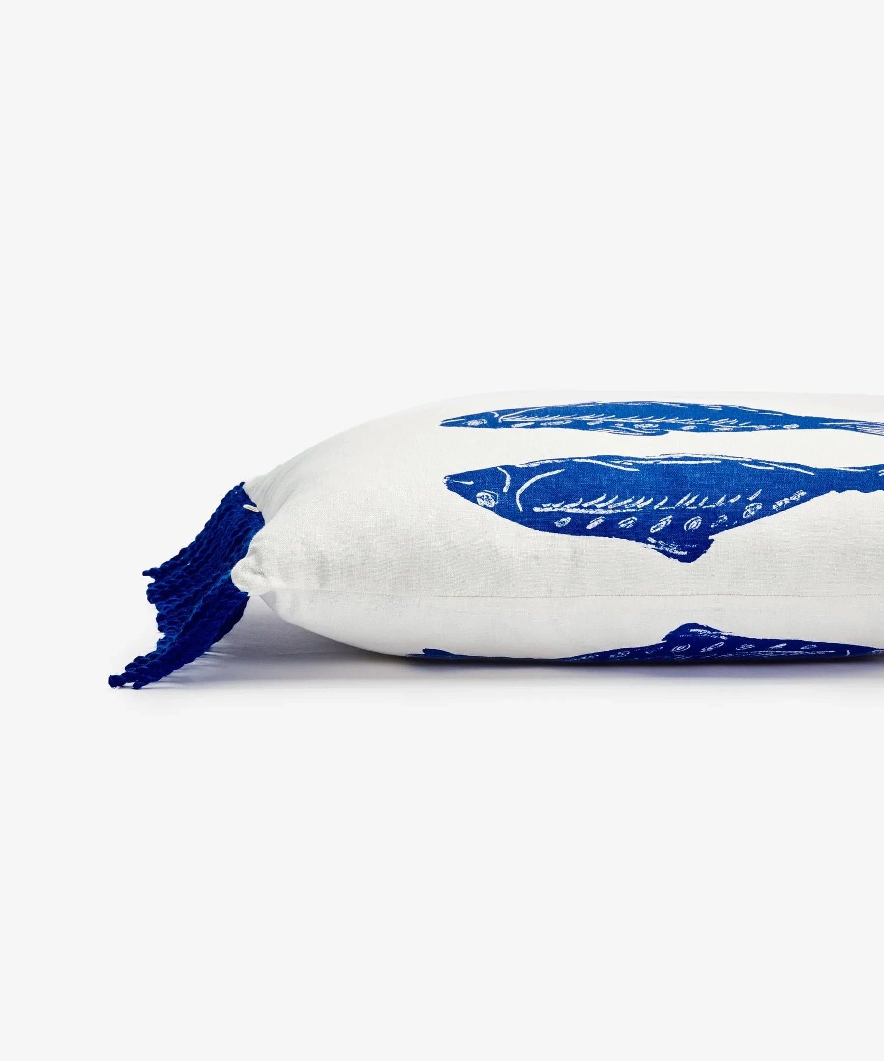 C3204-sardines-blue-60x40cm-linen-cushion-living-room-2_jpg.webp