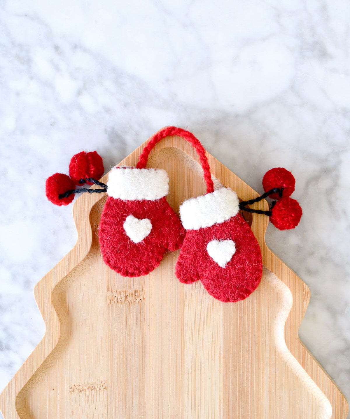 Christmas-Ornament-Mittens-3.jpg