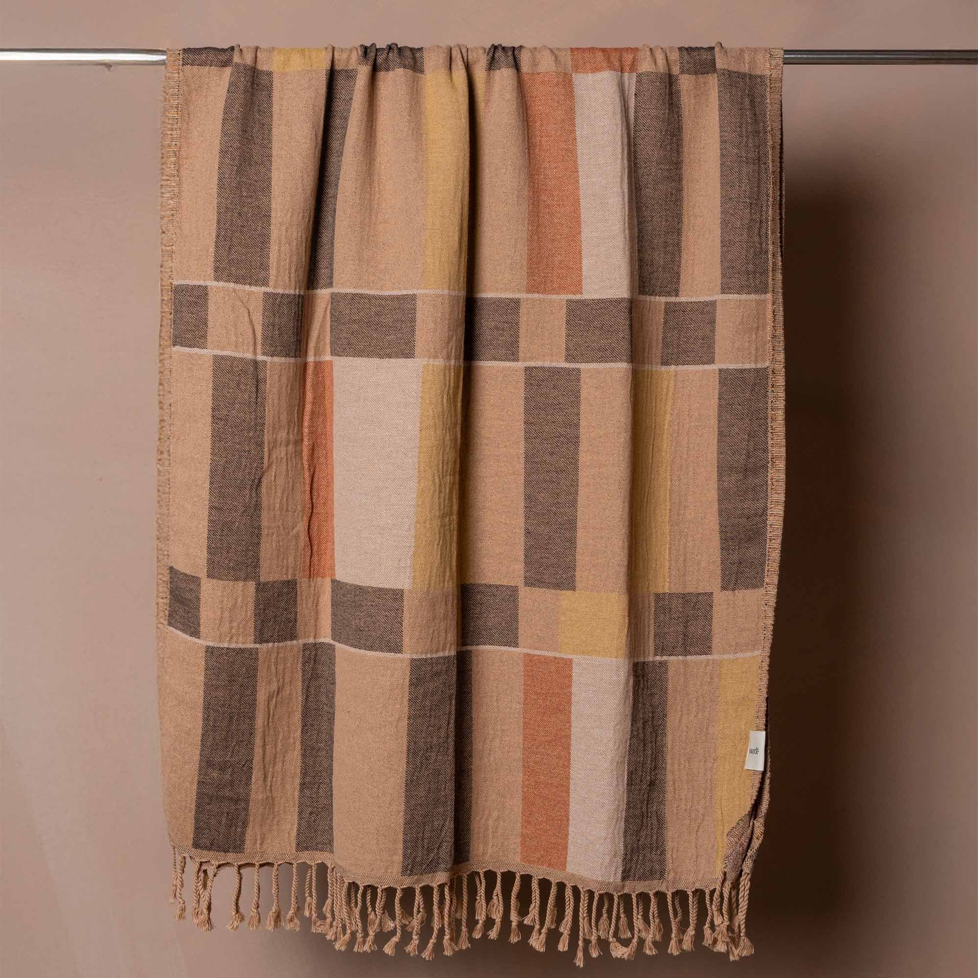 DSC09995lowresnewtowel_c9a3eff3-6903-4a36-8483-904894cf70b5.jpg