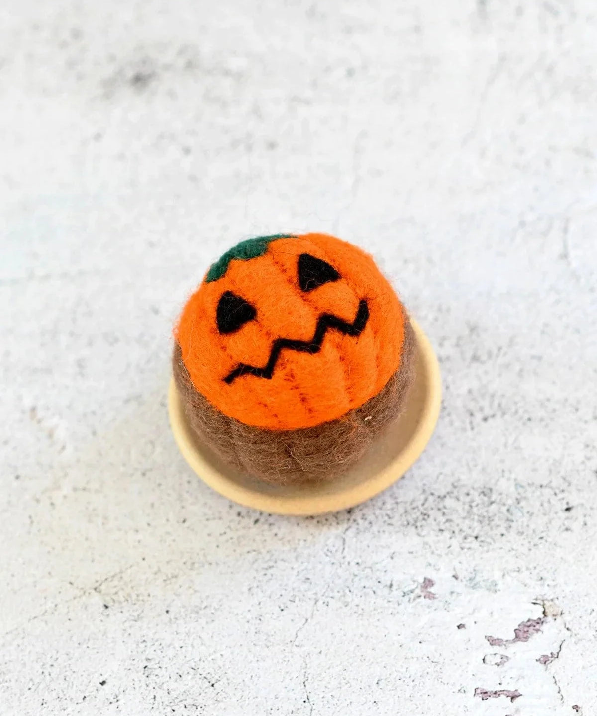 Felt-Ghost-Cupcake-3_0499e4fa-744e-4177-ba05-ca2c0dc5d3a6_jpg.webp