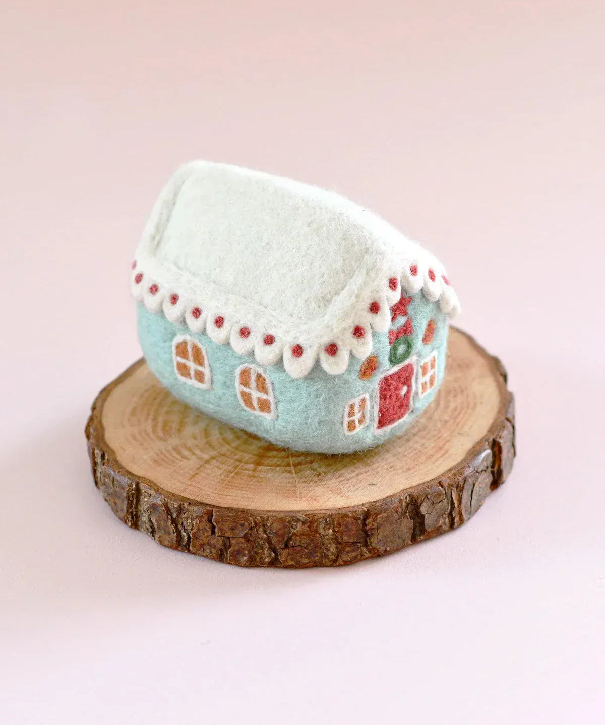 Felt-Gingerbread-House-6_ef6962fc-2010-43f7-8bd2-a2f17899b270_jpg.webp