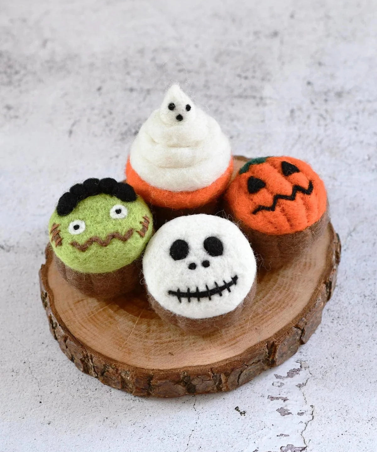 Felt-Halloween-Cupcakes-2_jpg.webp