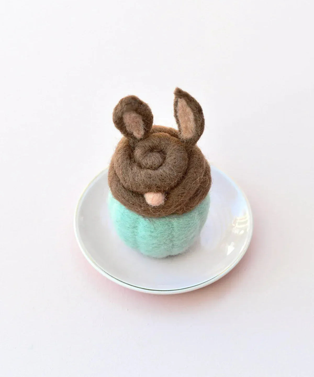 Felt-Rabbit-Cupcake-4_jpg.webp