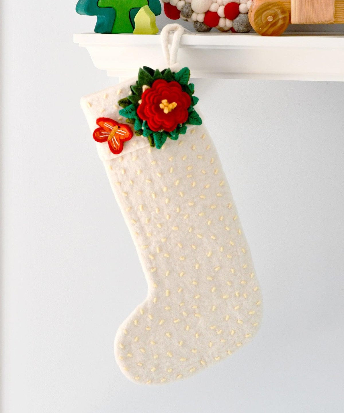 Felt-White-Floral-Christmas-Stockings-2.jpg