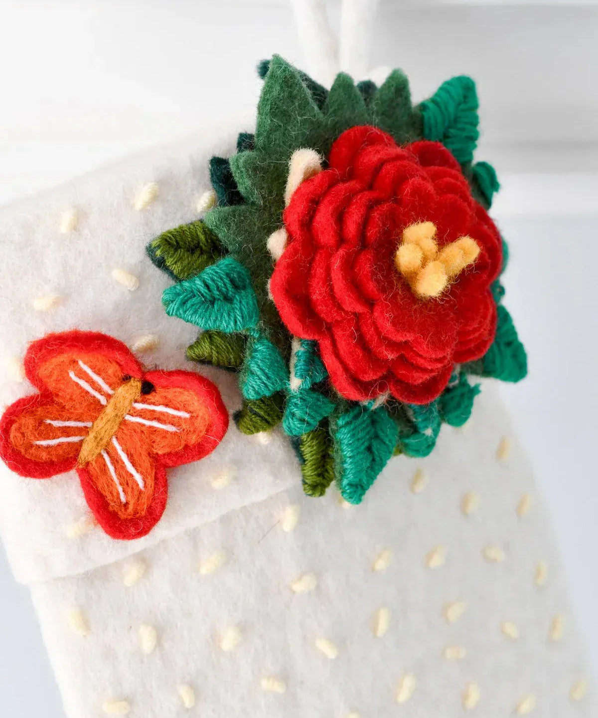 Felt-White-Floral-Christmas-Stockings-3_jpg.webp