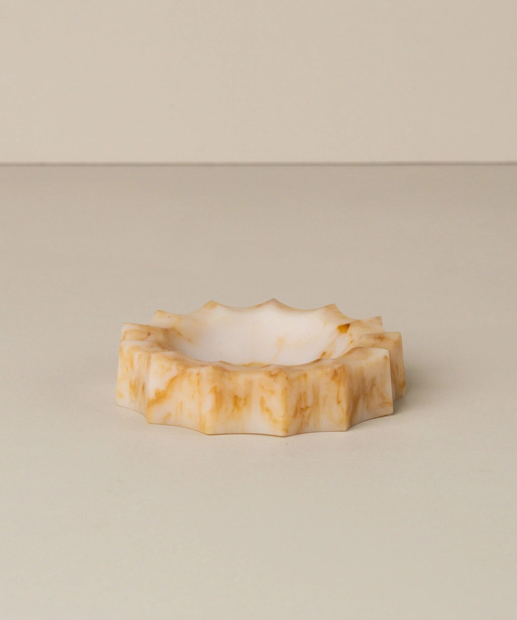 Flow_Resin_Sun_Dish_Iced_Coffee_1_jpg.webp