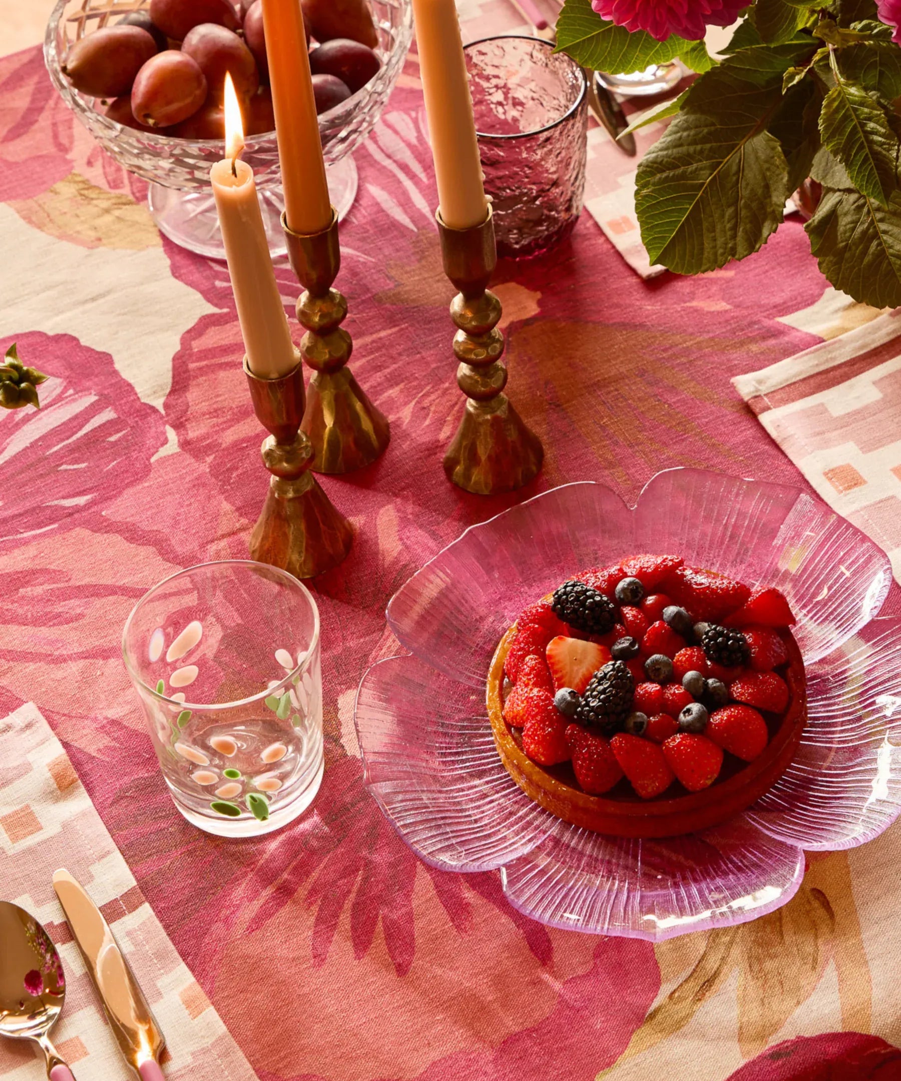 TC3300R-wild-pansy-pink-linen-tablecloth-dining-room-styled-1_jpg.webp