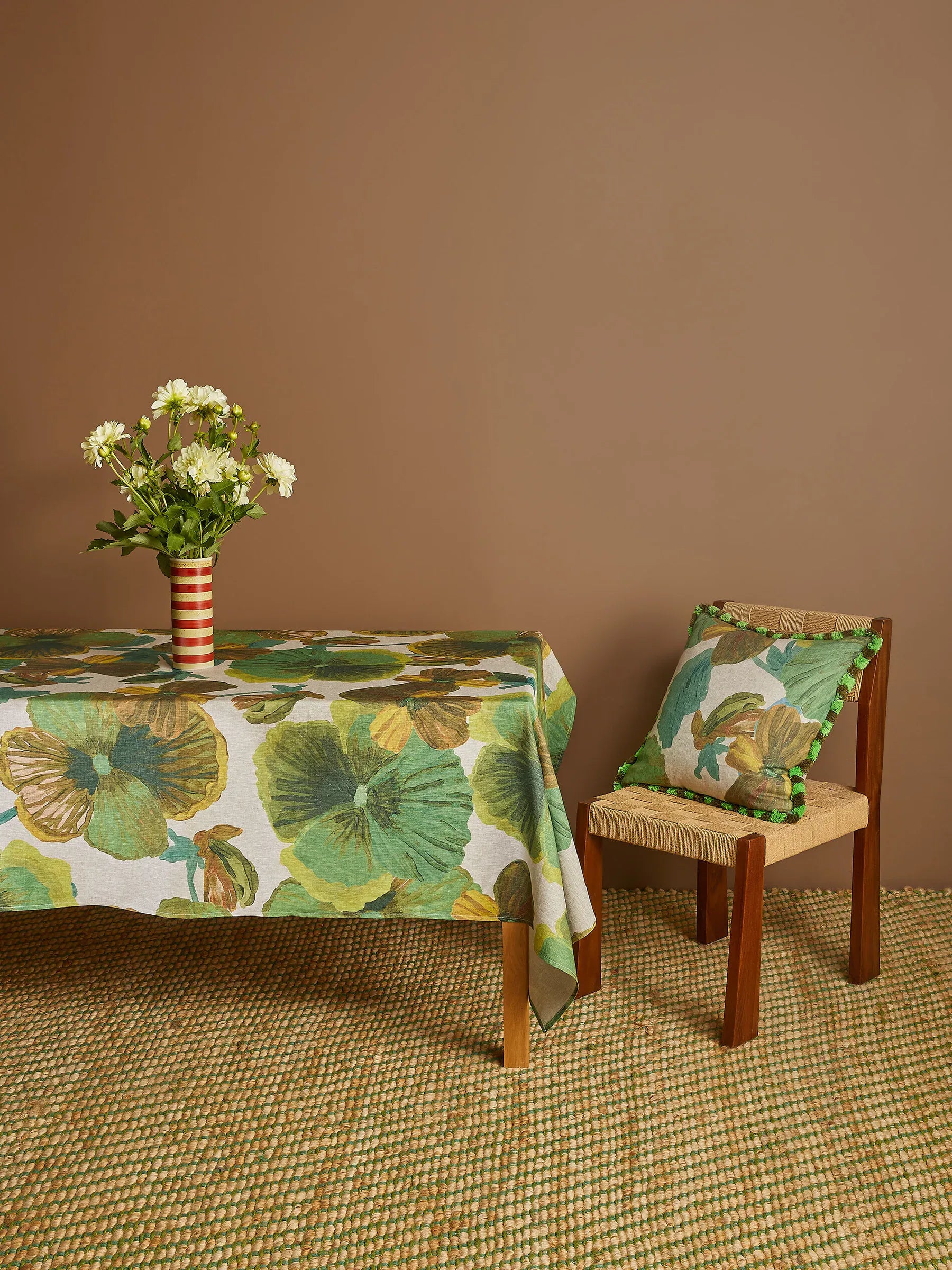 Wild Pansy Verde Tablecloth | Medium
