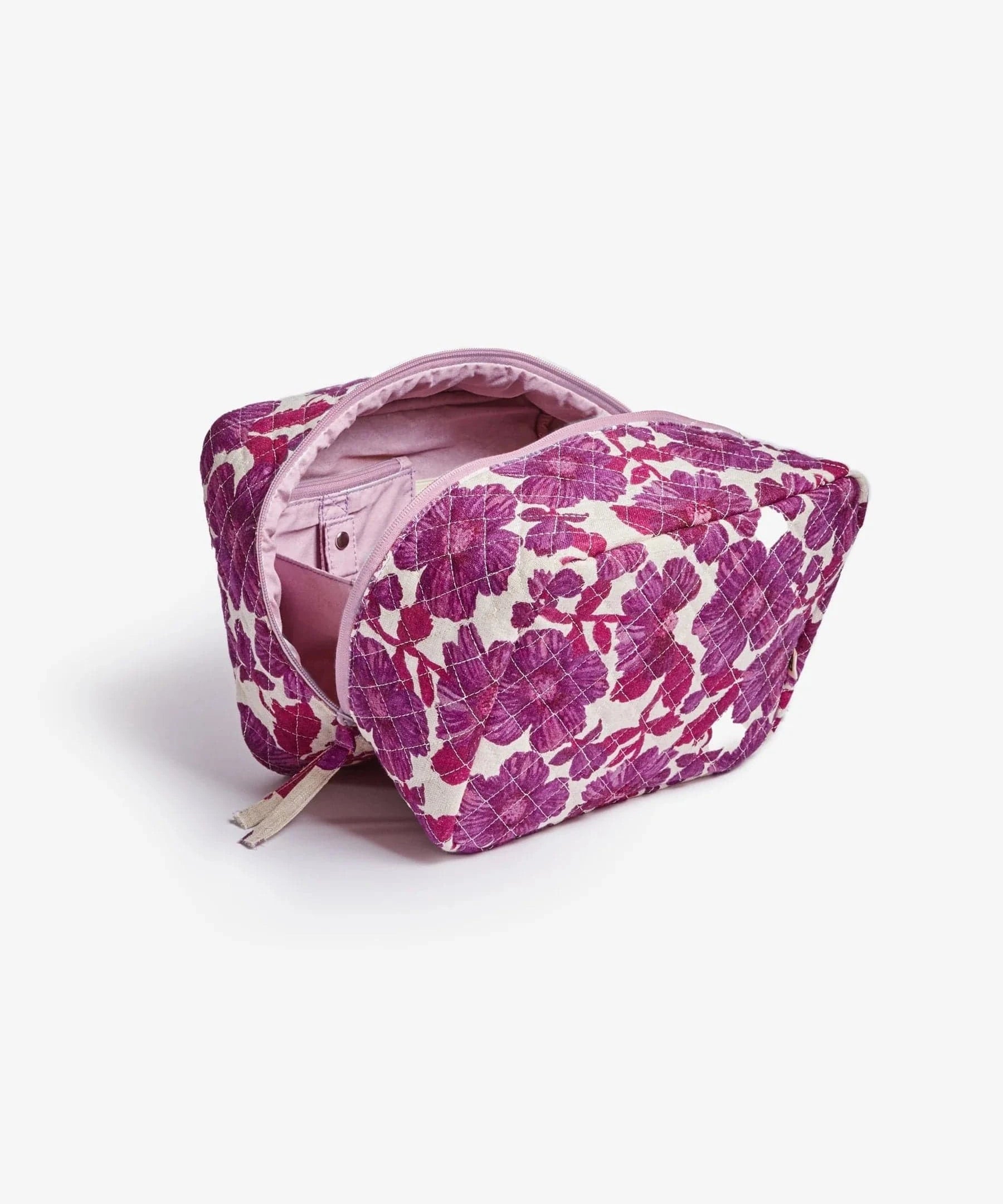 WB10L-leon-lilac-large-quilted-cotton-toiletry-bag-4_d8f71349-9aec-43f9-b693-7c9d1f6de07e_jpg.webp