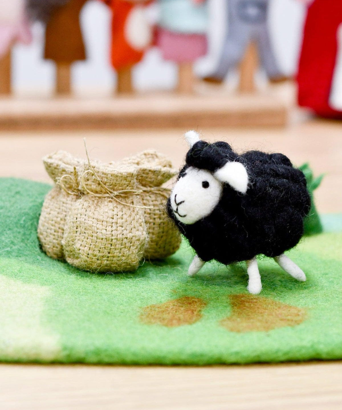 felt-baa-baa-black-sheep-toy-5.jpg