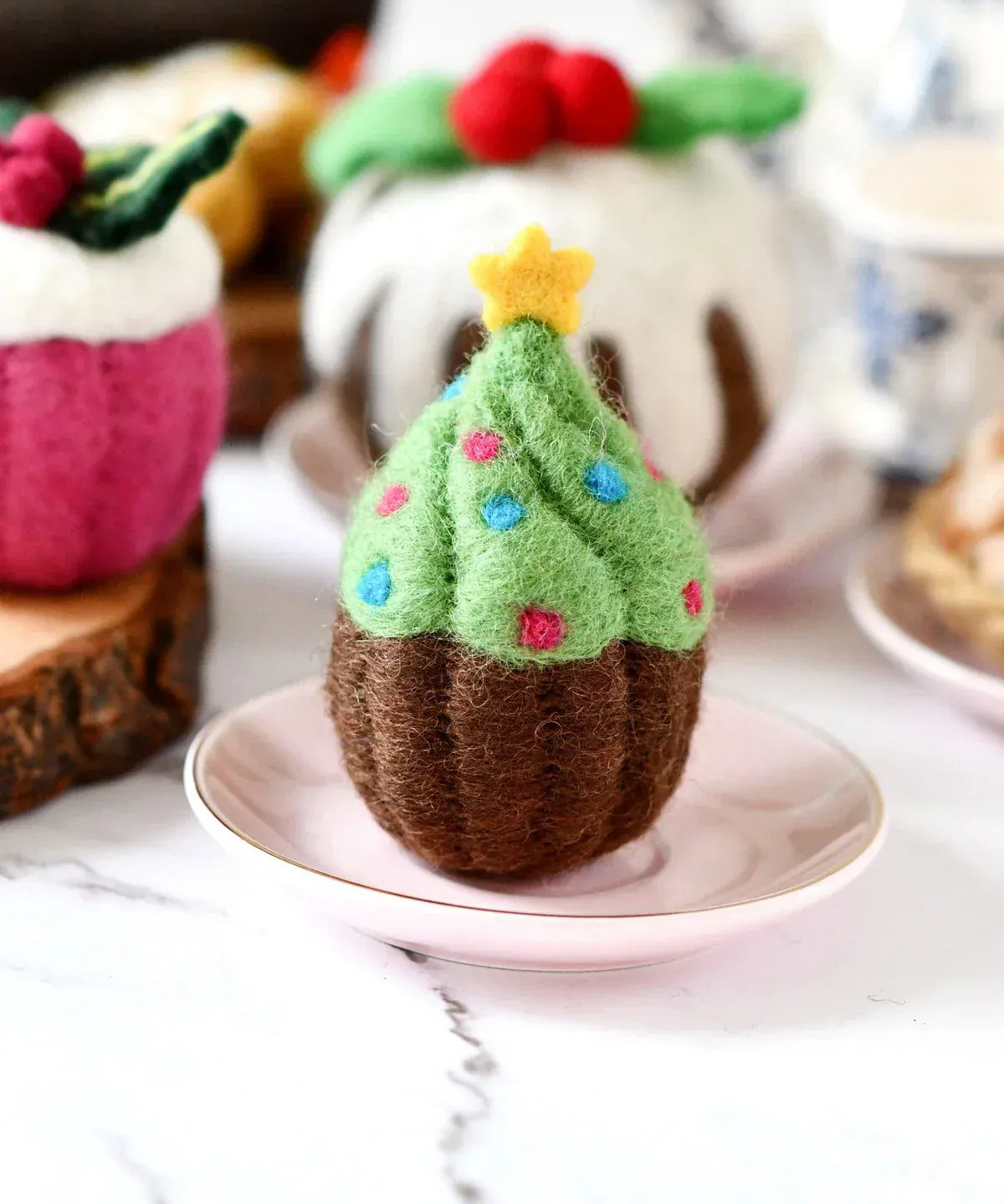 felt-cupcake-christmas-tree-2_jpg.webp