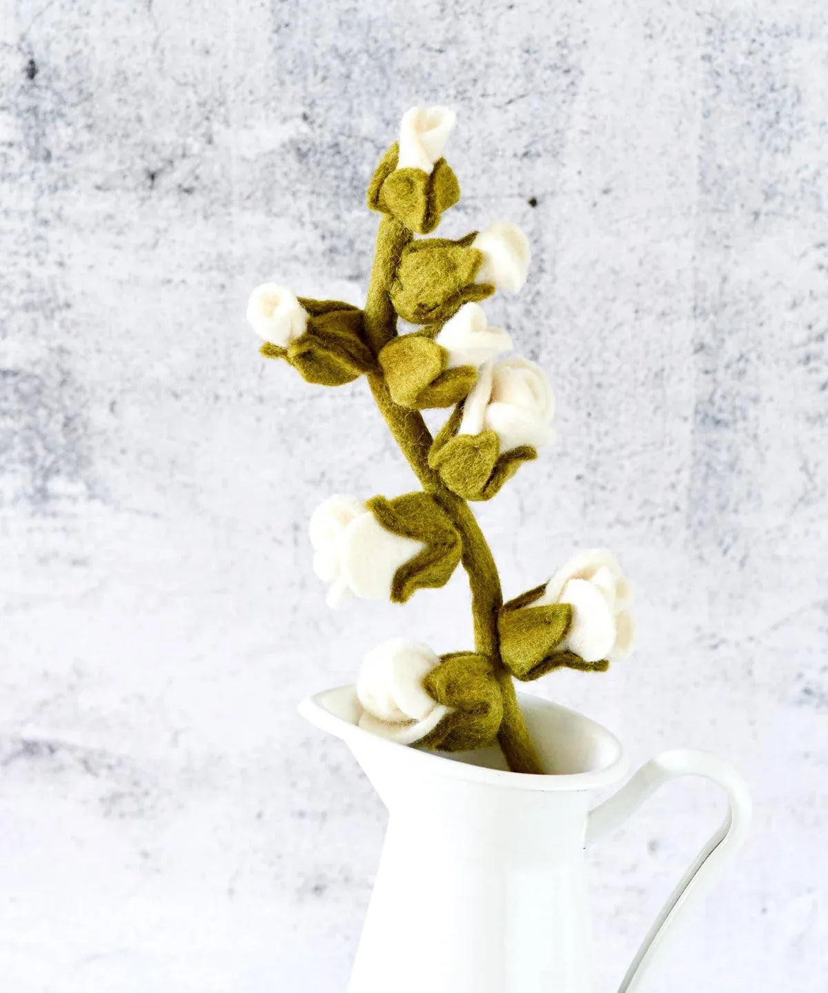 felt-white-blossoms-4_413ebf11-abaf-4fb7-ba74-1072a0bacf2a_jpg.webp
