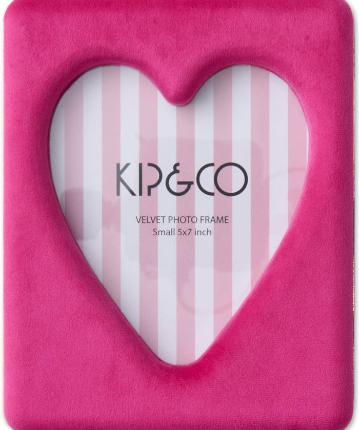 kip-and-co-aw25-desert-rose-heart-velvet-photo-frame_700x_e25655bf-c11d-4d7d-96d7-53e2856102b8.jpg