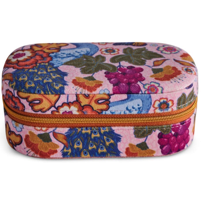 kip-and-co-aw25-lyon-travel-velvet-jewellery-box_700x_1592b0a1-c208-43d1-998e-f6c8f98d09d5.jpg
