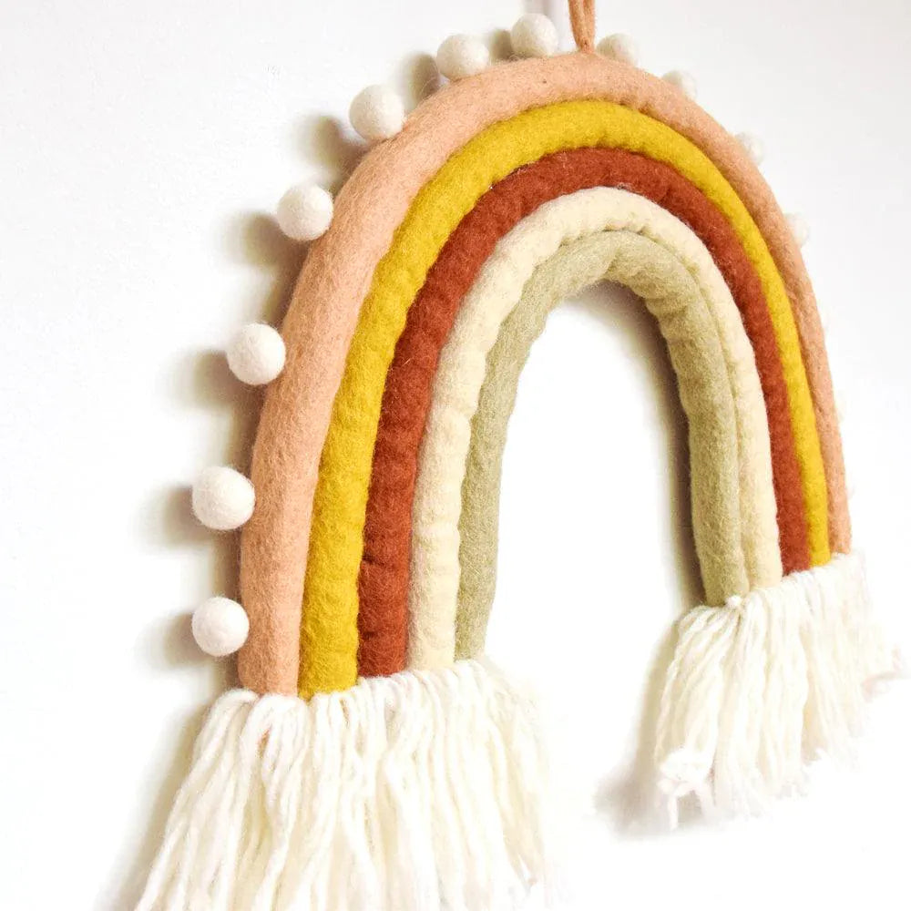 rainbow_pompom_hanging-7_1cf1609d-a61f-42f3-837d-23ca92dc66d3_jpg.webp