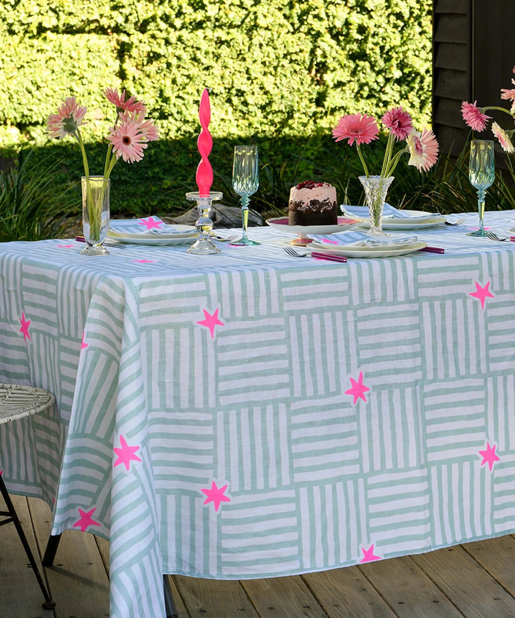 tablecloth-capri-duckegg-highlighterpink-stars-linen-side_jpg.webp