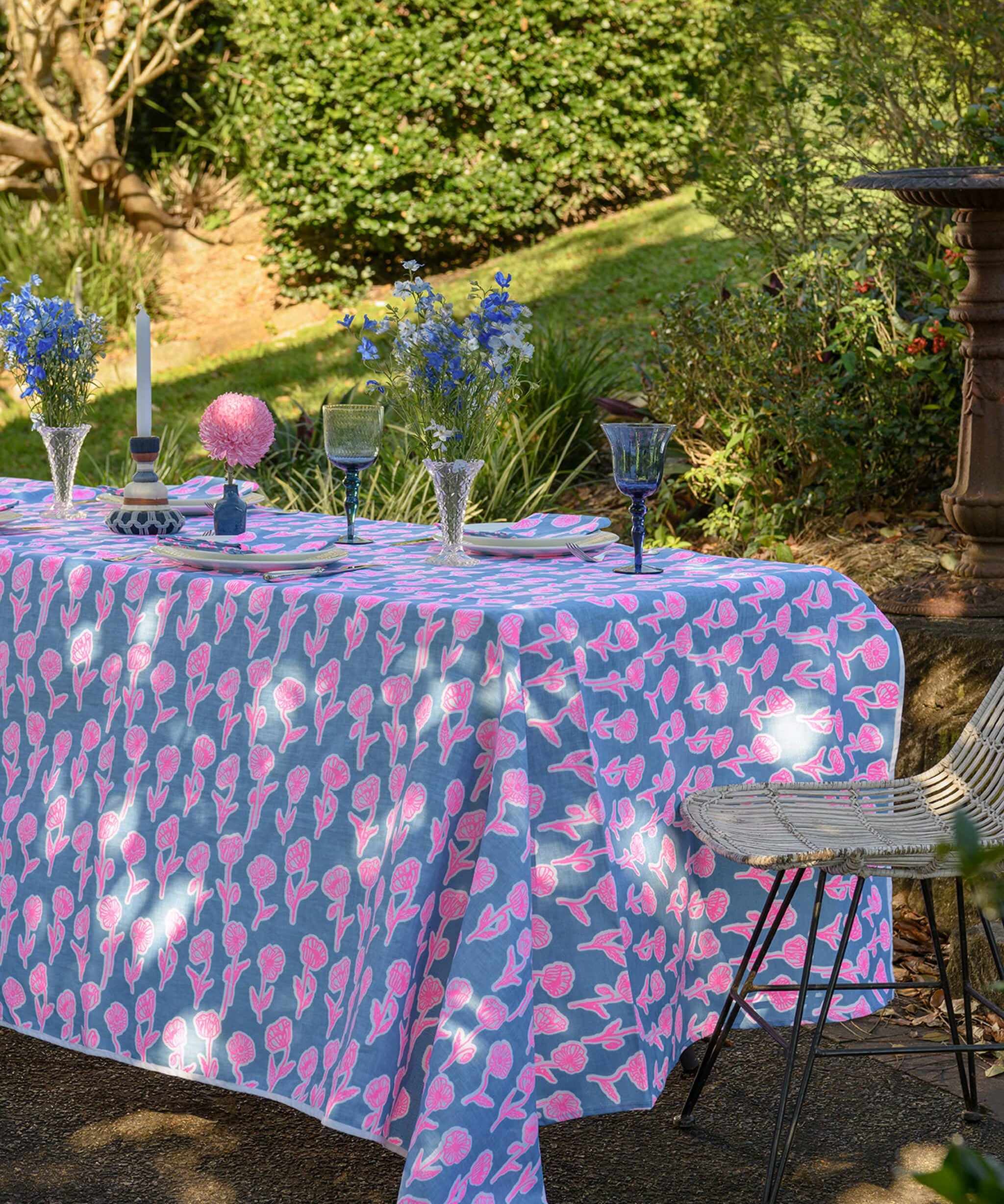 tablecloth-poppies-blue-highlighterpink-linen-side.jpg