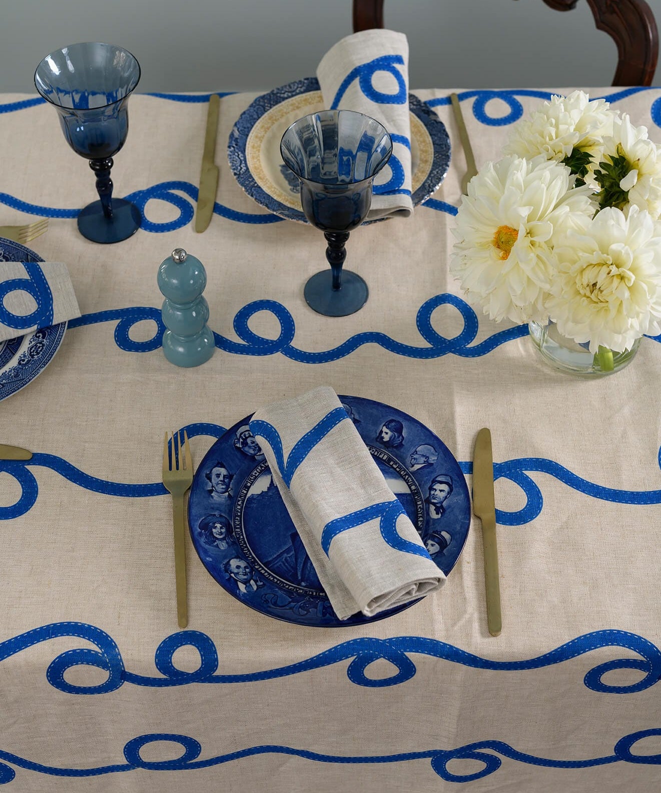 tablecloth-stitches-cobalt-white-angle_d99d2f5b-7e93-48c5-9252-f4c9cbbd0b71.jpg