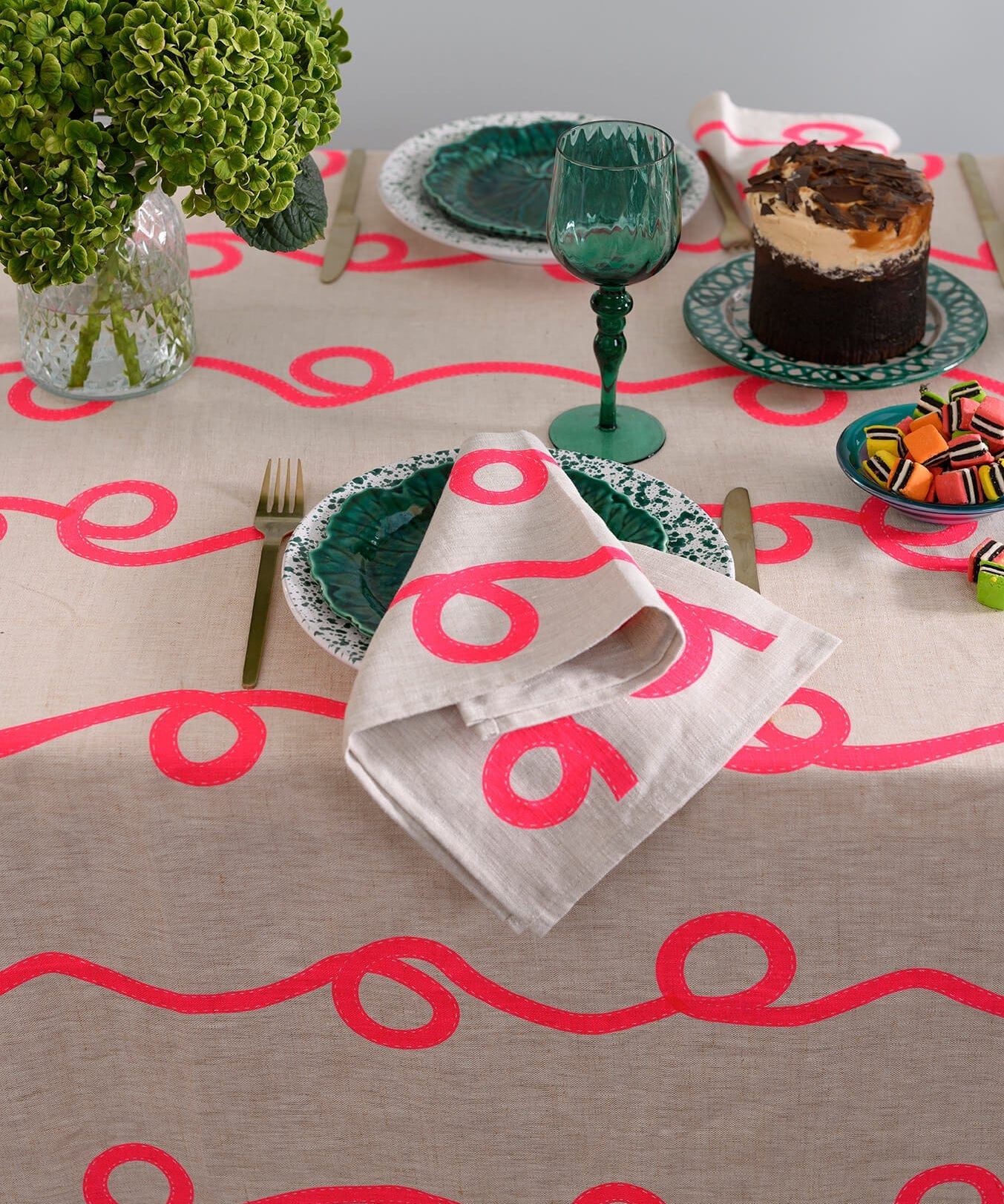 tablecloth-stitches-neonpink-favourite_b0ec1832-3c5b-40a4-a8dd-9373185db867.jpg