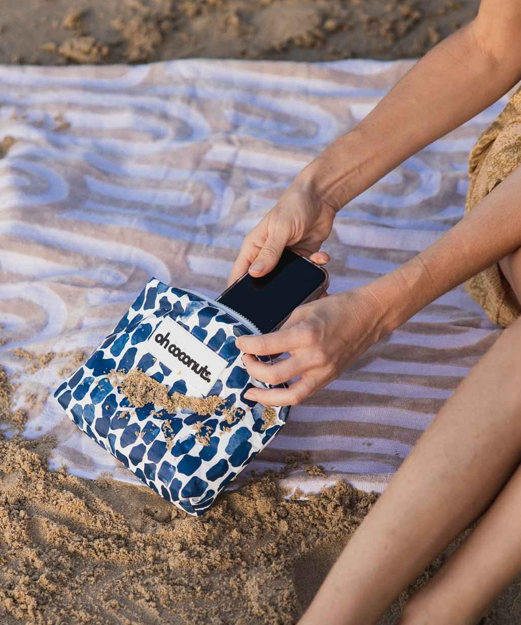 wet-dry-pouch-medium-bold-and-bluetiful-6269995.jpg