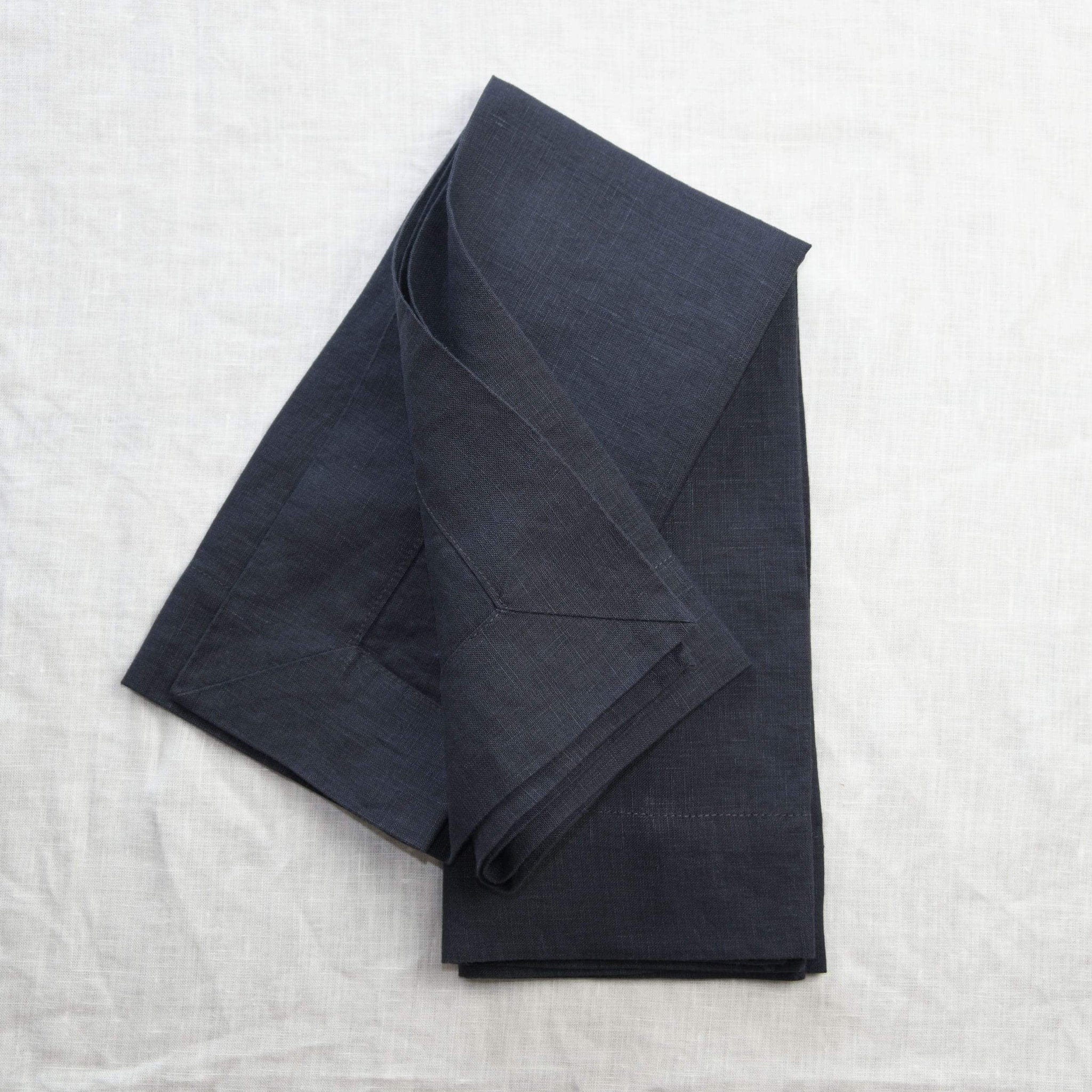 long-lunch-linen-truffle-navy-linen-napkins-30732724109471_1024x1024_2x_f607ce96-9e42-4c36-80c8-be97c3b3f2b9.jpg